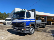 Mercedes gépszállító teherautó Atego 1828