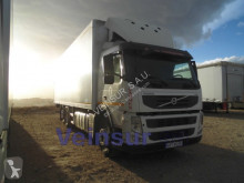 Volvo többhőmérsékletes hűtőkocsi teherautó FM 380