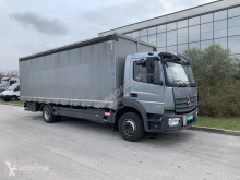 Mercedes függönyponyvaroló teherautó Atego 1527