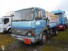 Kamion Iveco Unic 135-14 cisterna uhlovodíková paliva použitý