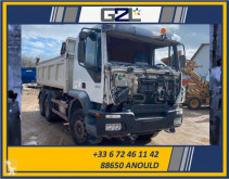 Camião Iveco Trakker 350 bi-basculante acidentado