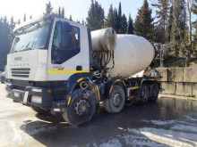 Camión hormigón cuba / Mezclador Iveco Trakker 410 T 45
