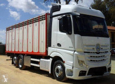 Camion bétaillère Mercedes