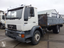 Camion MAN 18.224 plateau occasion