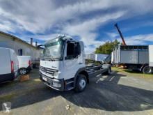 Camião Mercedes Atego chassis usado