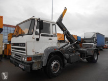 Camión Gancho portacontenedor DAF 2700 ATI
