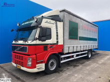 Volvo tautliner truck FM 300