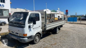 Camião Nissan Cabstar TL 35 estrado / caixa aberta estandar usado