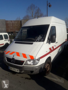 camion fourgon Mercedes