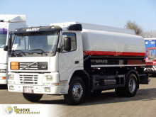 Camión Volvo FM7 cisterna usado