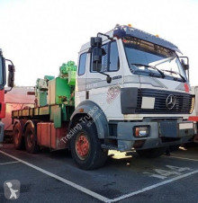 Kamion nosič kontejnerů Mercedes SK 2638