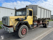 Camión Gancho portacontenedor Iveco 190.30