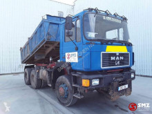 Camion benne MAN 27.402 6x1