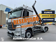 Camión portacontenedores Mercedes Arocs 2548 LS
