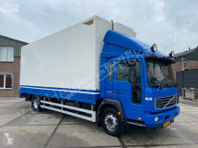 Camión furgón Volvo FL 220