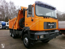 Camión MAN F2000 33.372 volquete benne TP usado
