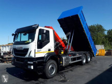 Camión caja abierta estándar Iveco Trakker 330
