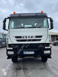 Camion béton toupie / Malaxeur Iveco Trakker 360