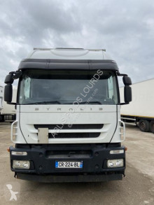 Camión Iveco Stralis 420 furgón usado