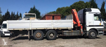 Camion plateau ridelles Mercedes Actros 2535