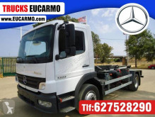 Camión Gancho portacontenedor Mercedes