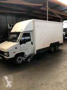 camion fourgon Peugeot