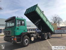 Camion benne MAN 26.422