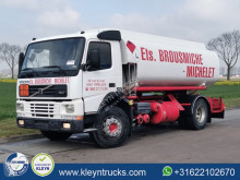 Teherautó Volvo FM7 használt vegyi anyagok tartálykocsi