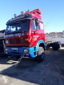 Camión chasis Mercedes