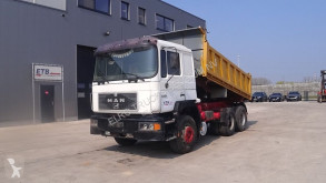 MAN 24.372 (MANUAL PUMP / 6 CYLINDER / / STEEL SUSPENSION) truck used tipper
