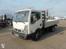 Camion plateau Nissan NT 400