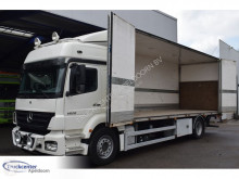 Camion fourgon Mercedes Axor 1829