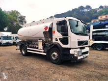 Kamion cisterna uhlovodíková paliva Volvo FE 260