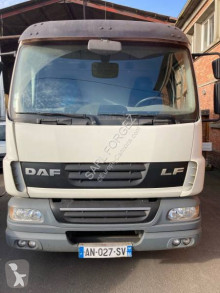 Camión volquete para cereal DAF LF55 220