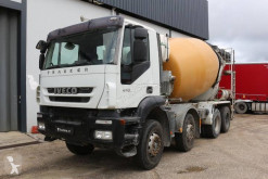 Camion béton toupie / Malaxeur Iveco Trakker 410