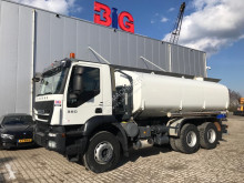 Camion cisterna Iveco Trakker 380