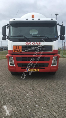 Camion Volvo FM cisterna usato