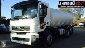 Camión cisterna Volvo