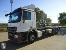 Camion portacontainers Mercedes