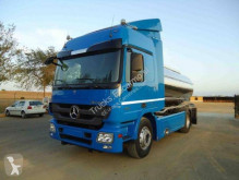Camion citerne Mercedes
