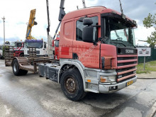 Camion Scania P114 porte voitures accidenté