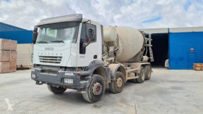 Camion béton toupie / Malaxeur Iveco Trakker 430 8x4 Concrete mixer truck