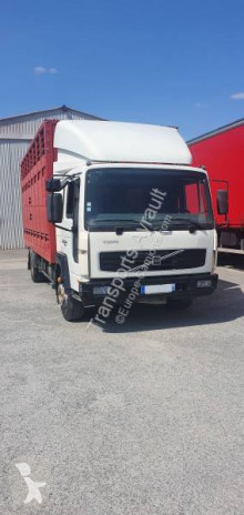 Camion trasporto bovini Volvo FL6 220