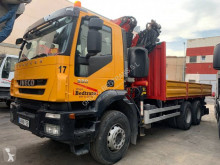 Camión caja abierta Iveco Trakker 330