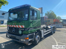 Camión Gancho portacontenedor Mercedes Actros 2640