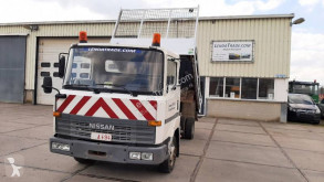 Camion Nissan ribaltabile usato