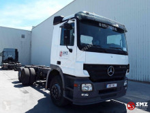 Camión chasis Mercedes 2536