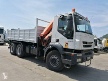 Camión Iveco Trakker 260 T 36 volquete usado