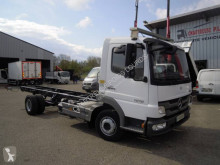 Camión Mercedes Atego 1018 chasis usado