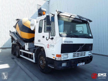 Camion calcestruzzo rotore / Mescolatore Volvo FL10